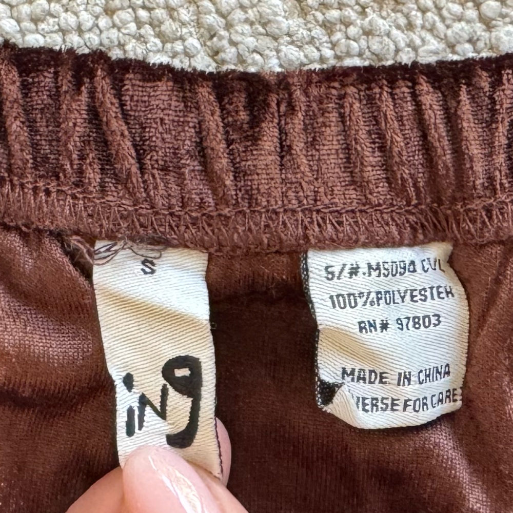 Vintage-Style Brown Velvet Tiered Maxi Skirt with Sequin Lace Trim โ Size S - Picture 4 of 7